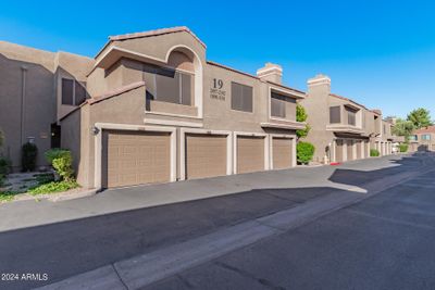 1100 - 5122 E Shea Boulevard, Townhouse with 2 bedrooms, 3 bathrooms and null parking in Scottsdale AZ | Image 2