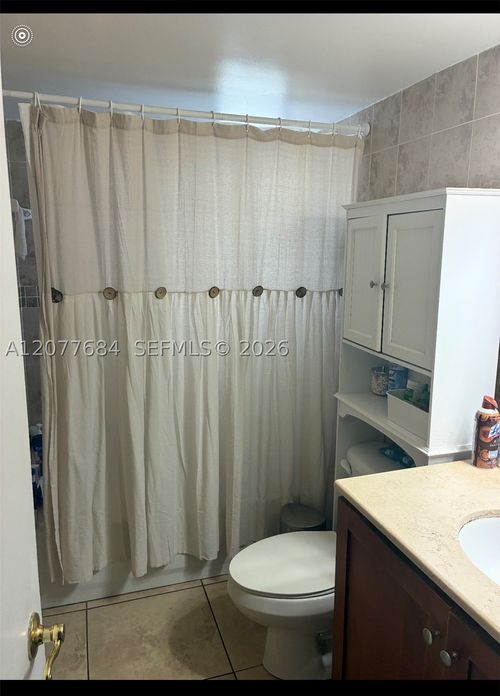 821e-4550 Nw 9th St, Miami, FL, 33126-2361 | Card Image