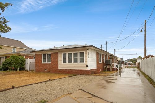 304 23rd Ave N, North Myrtle Beach, SC, 29582-2414 | Card Image