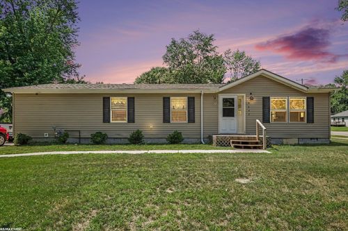 9642 Meadowbrook St, Clay, MI, 48001-4624 | Card Image