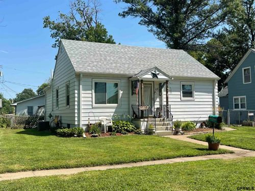 84 S Pebble St, Fremont, NE, 68025-5746 | Card Image