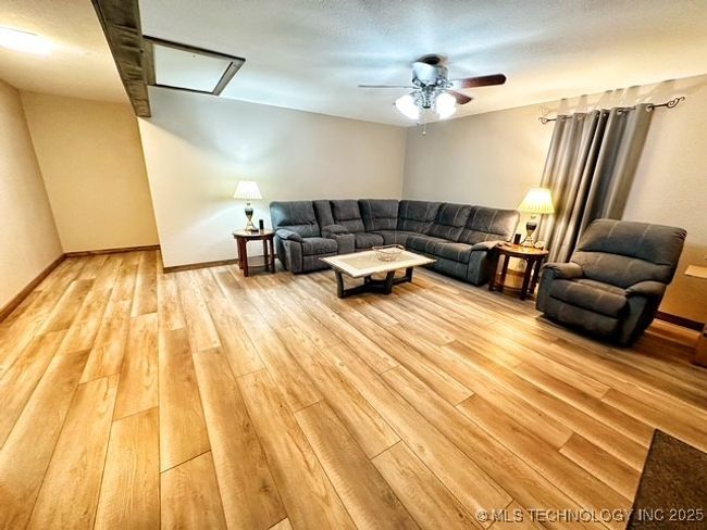 401 Diamond St, House other with 4 bedrooms, 2 bathrooms and null parking in Holdenville OK | Image 6