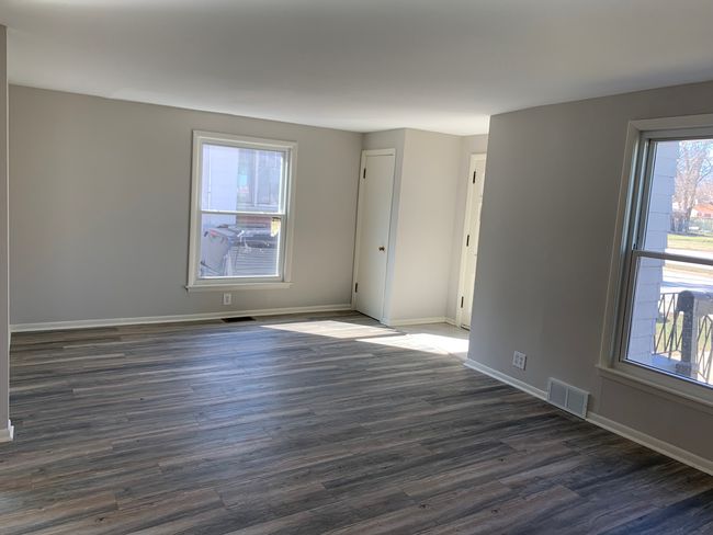 16727 Dixie Hwy, House other with 2 bedrooms, 1 bathrooms and 2 parking in Hazel Crest IL | Image 10