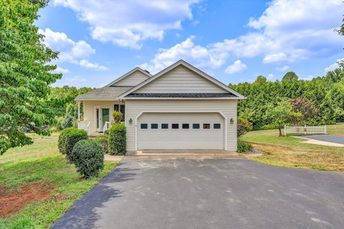 70 Sunny Field Rd, Wirtz, VA, 24184-4445 | Card Image