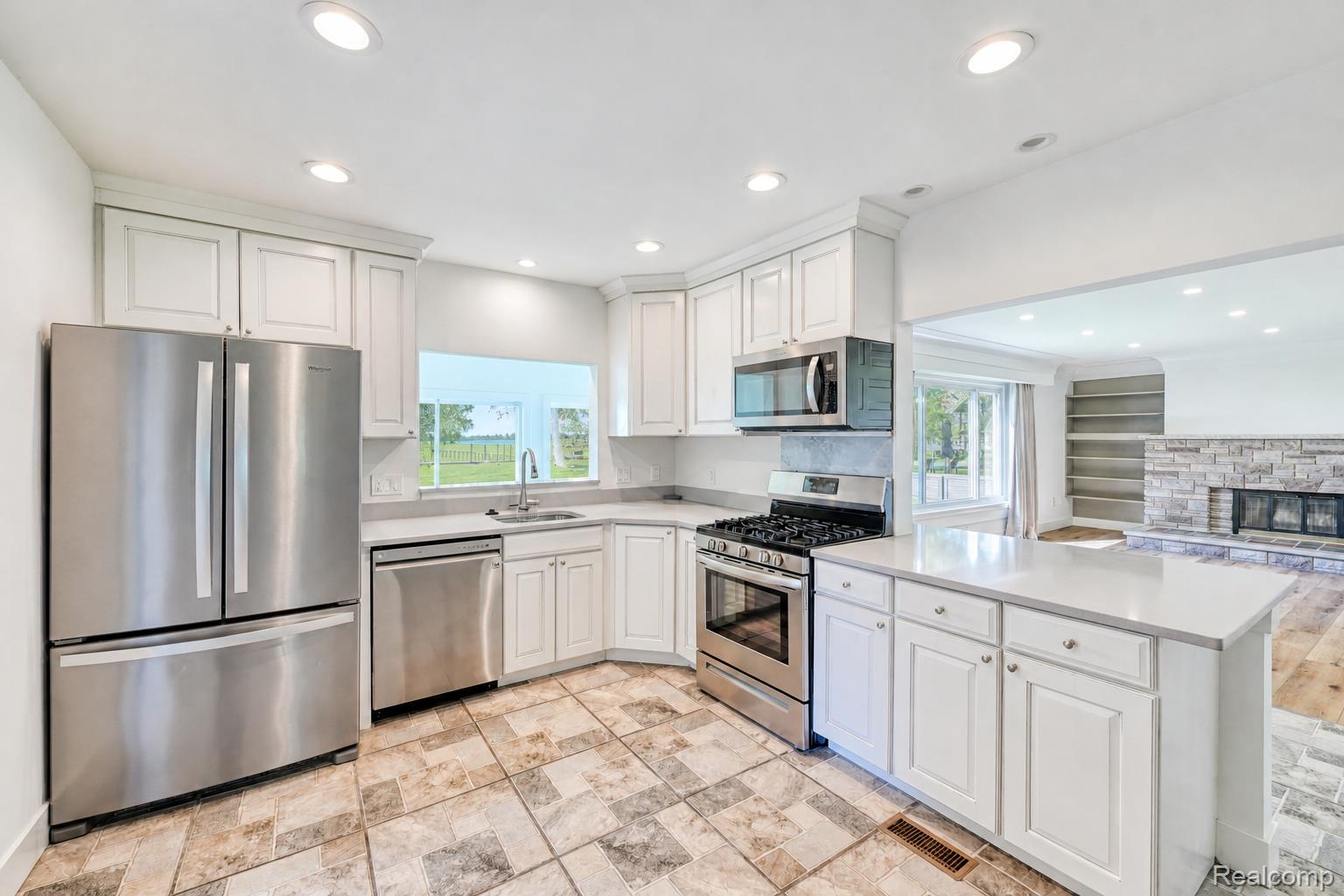 Residential Lease in Clay Township 3