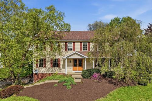 105 Bayberry Ln, Cranberry Twp, PA, 16066-3105 | Card Image