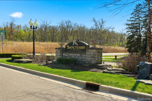 1-3793 Winding Brook Circle, Rochester Hills, MI, 48309 | Card Image