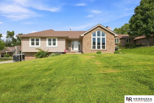 9120 Drexel Cir, Omaha, NE, 68127-4461 | Card Image