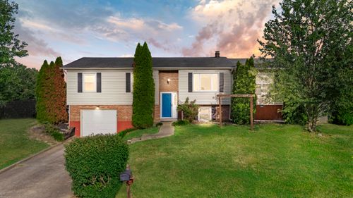 556 Lakeview Cir, Mt Sterling, KY, 40353-7905 | Card Image