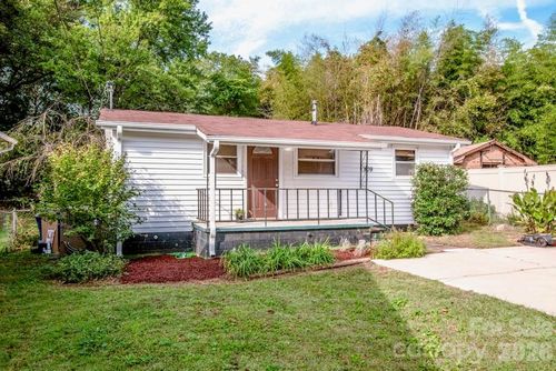 809 N Mulberry St, Statesville, NC, 28677-3234 | Card Image