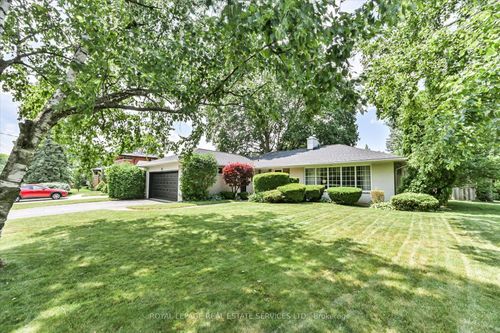 62 Princess Margaret Blvd, Etobicoke, ON, M9A2A2 | Card Image