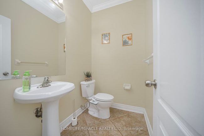 2 Roycrest St, House other with 7 bedrooms, 4 bathrooms and 4 parking in Brampton ON | Image 12