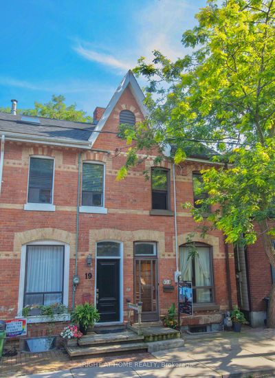 17 Allen Ave, Home with 3 bedrooms, 2 bathrooms and null parking in Toronto ON | Image 1