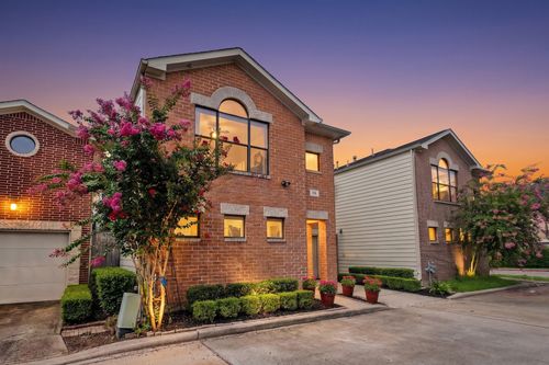 10-5951 South Loop E, Houston, TX, 77033-1051 | Card Image