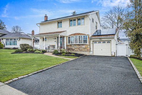 481 May Ln, East Meadow, NY, 11554-3615 | Card Image