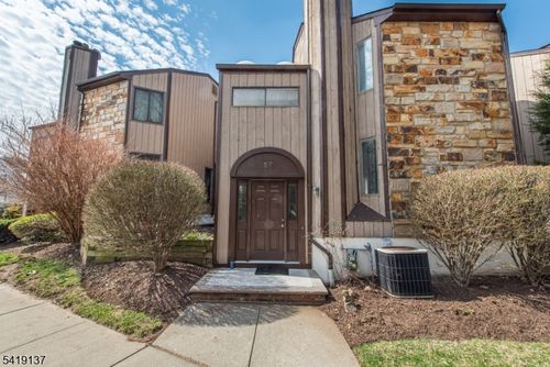 57 Edinborough Ct, Hackettstown, NJ, 07840-4229 | Card Image