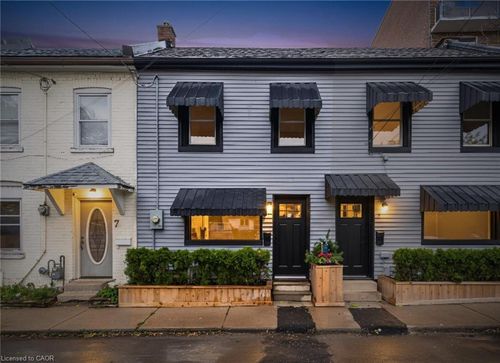 9 Ford St, Hamilton, ON, L8N2P4 | Card Image