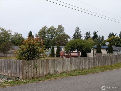 4357 Hunter Ln, Oak Harbor, WA, 98277-9525 | Card Image