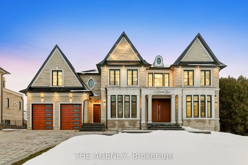 221 Burton Grove, King City, ON, L7B1C7 | Card Image