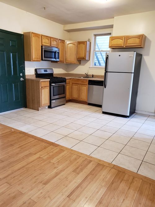 apt-3-385 Avenue C, Bayonne, NJ, 07002-5320 | Card Image