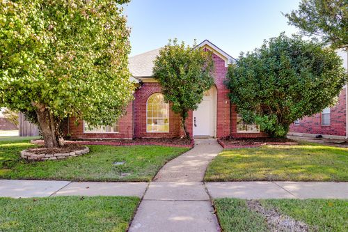 1177 Christopher Ln, Lewisville, TX, 75077-2547 | Card Image