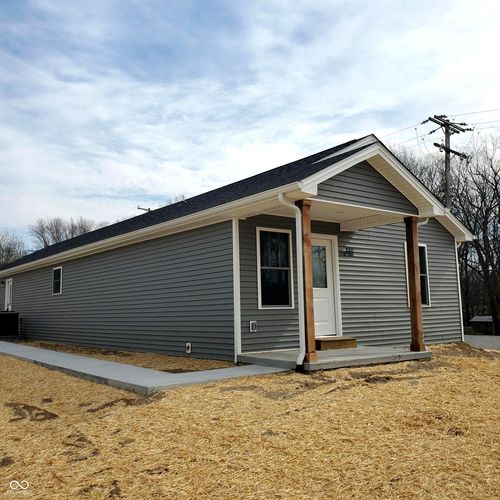 1097 W Vine St, Brownstown, IN, 47220-1030 | Card Image