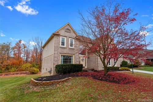 9106 Countrywood Dr, Plymouth, MI, 48170-5726 | Card Image