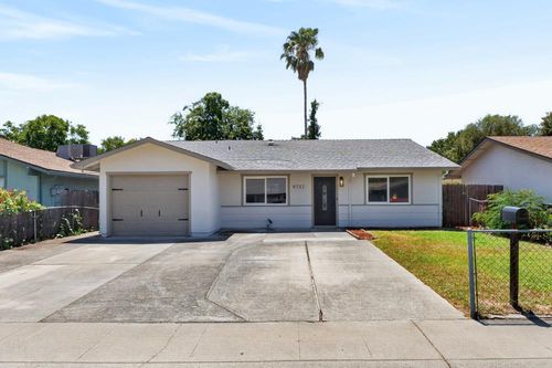 8732 El Toreador Way, Elk Grove, CA, 95624-1513 | Card Image