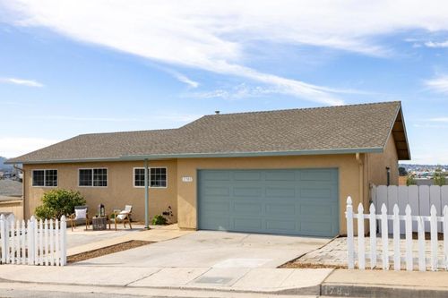 1783 Kenneth St, Seaside, CA, 93955 | Card Image