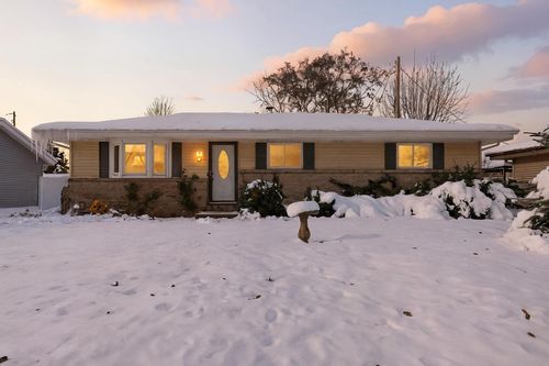 4339 S 49th Street, Greenfield, WI, 53220 | Card Image