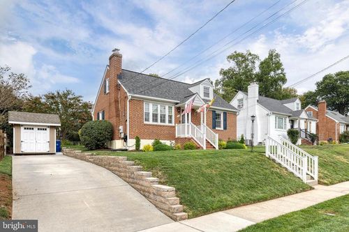 2018 Rockwell Ave, CATONSVILLE, MD, 21228-4218 | Card Image