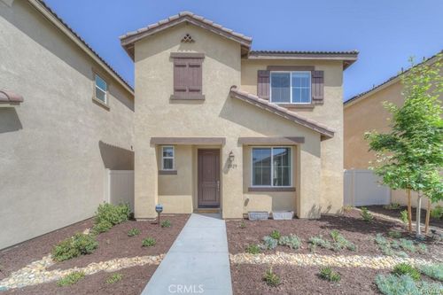 2025 Juniper Ln, Colton, CA, 92324-1827 | Card Image
