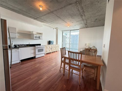 apt-2123-690 Sw 1st Ct, MIAMI, FL, 33130-2926 | Card Image