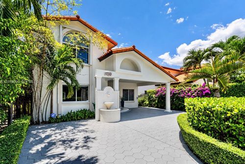2740 Sw 13th St, Miami, FL, 33145-1122 | Card Image