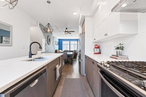 83-24108 104 Ave, Maple Ridge, BC, V2W0J5 | Card Image