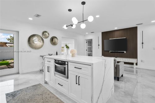 315 Nw 106th St, Miami, FL, 33150-1150 | Card Image