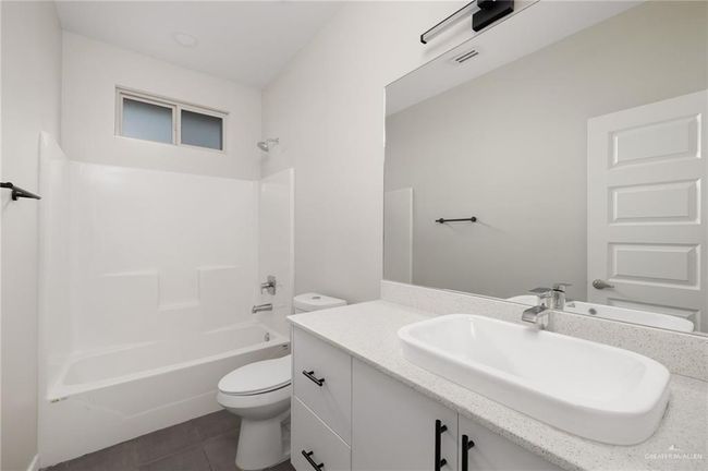 APT-2 - 3300 Frio Ave, Condo with 2 bedrooms, 2 bathrooms and 2 parking in McAllen TX | Image 7