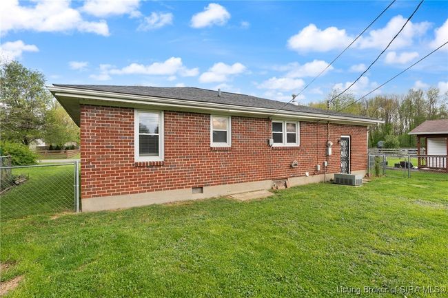 1790 Elmview Dr, Home with 2 bedrooms, 1 bathrooms and null parking in New Albany IN | Image 32