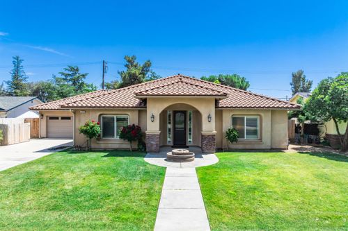 135 N Park Dr, Madera, CA, 93637 | Card Image