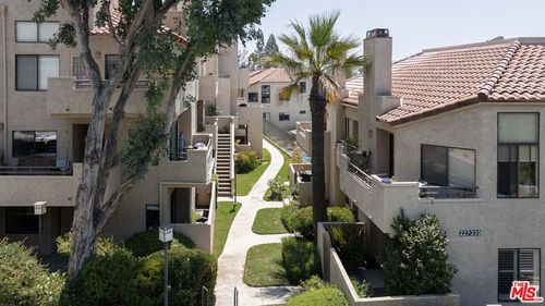 221 Mcafee Ct, Thousand Oaks, CA, 91360-2631 | Card Image