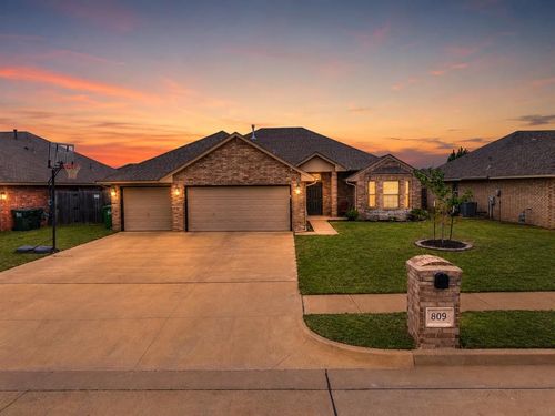 809 Dover Mansion Road, Yukon, OK, 73099 | Card Image