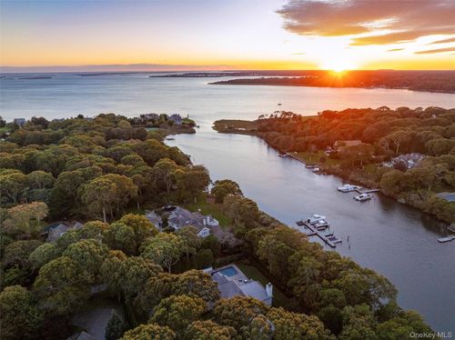 8 Fish Creek Ln, Remsenburg, NY, 11960-2075 | Card Image