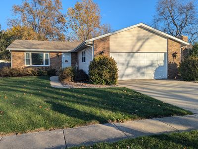 460 Mohawk Drive, House other with 3 bedrooms, 2 bathrooms and 4 parking in Bourbonnais IL | Image 1