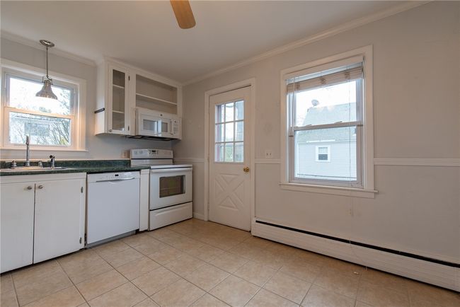 14 Muriel St, House other with 4 bedrooms, 2 bathrooms and 2 parking in Riverside RI | Image 7