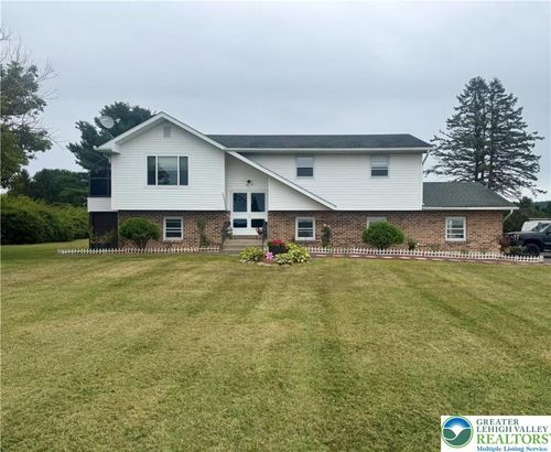 205 Earl Dr, Brodheadsville, PA, 18322-7758 | Card Image