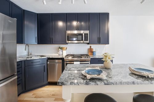n207-2530 1st Ave S, Minneapolis, MN, 55404-4341 | Card Image