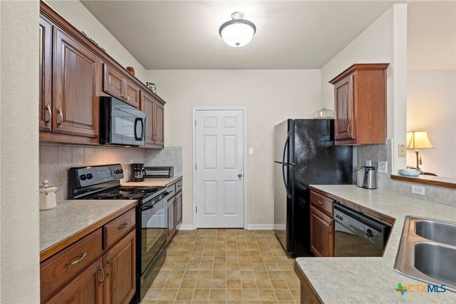 kitchen | Image 11