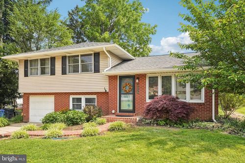1015 Macungie Ave, Emmaus, PA, 18049-1626 | Card Image