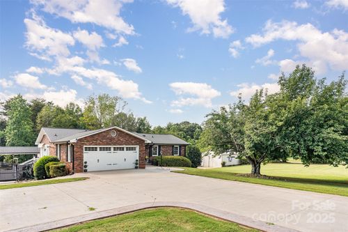 197 Sain Rd, Statesville, NC, 28625-2237 | Card Image