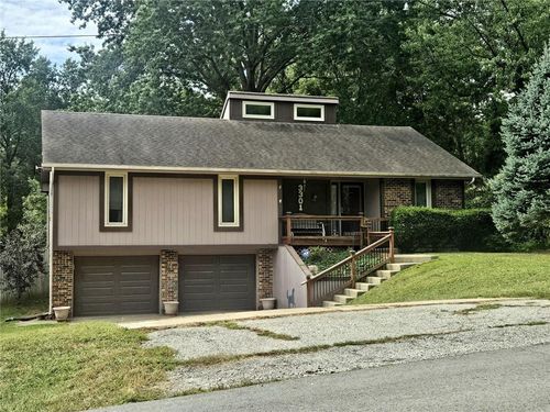 3301 Ne 57th Ter, Gladstone, MO, 64119-2014 | Card Image